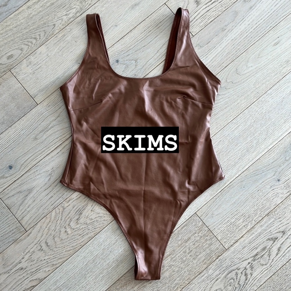SKIMS BODYSUIT NWOT